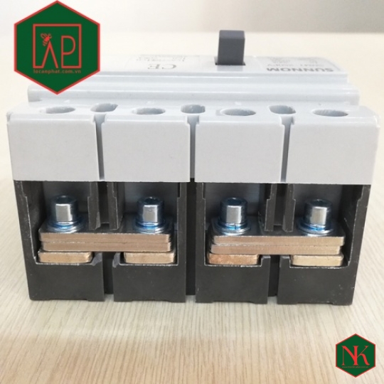 MCCB DC 4P 200A 1000V SUNNOM